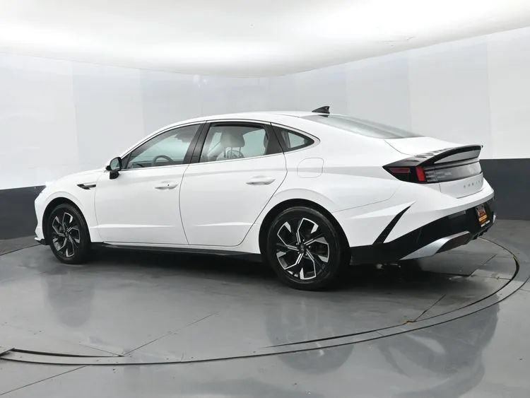 Used 2024 Hyundai Sonata SEL FWD image 9