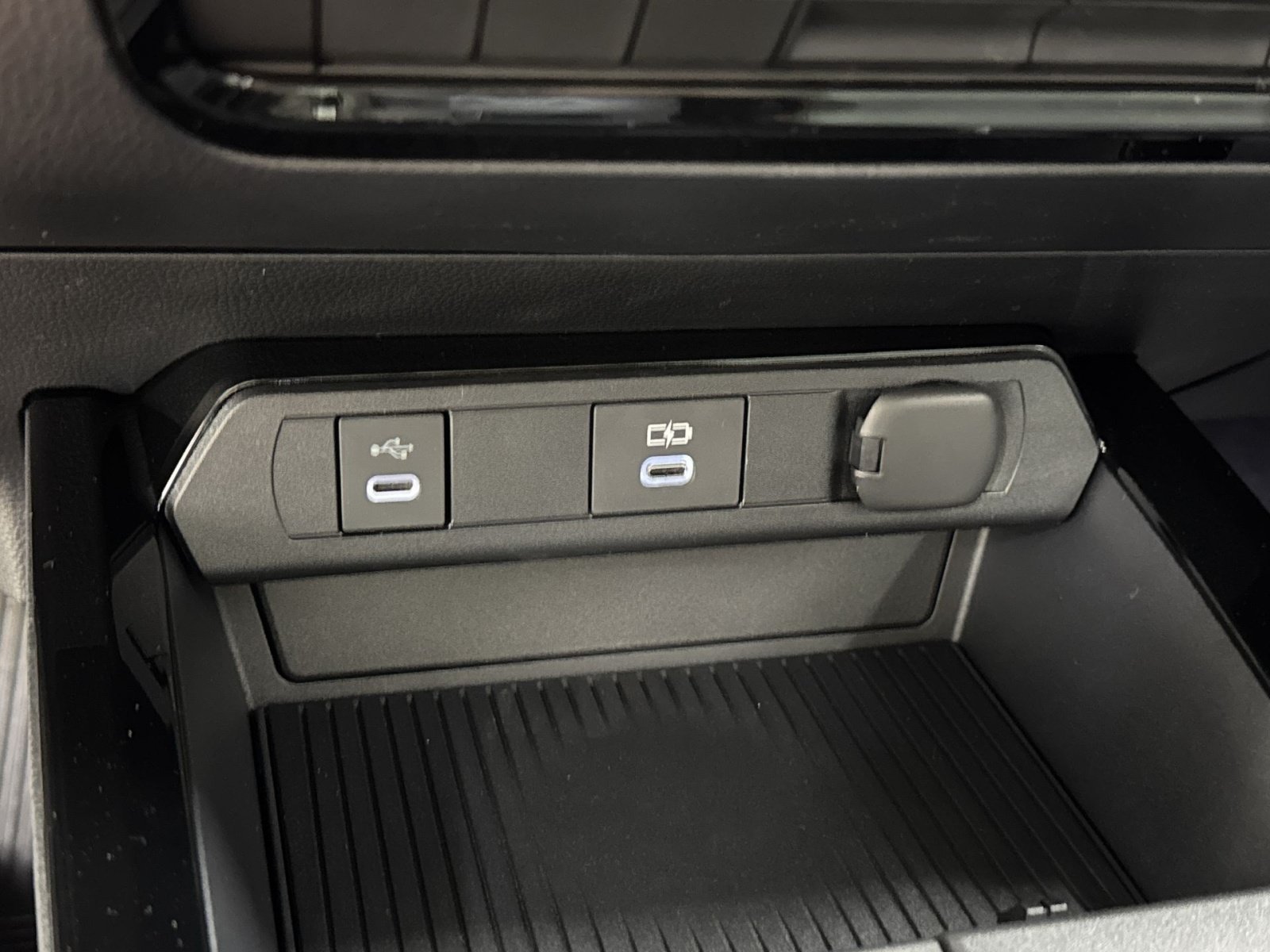New 2026 Toyota Prius Plug-In Hybrid FWD image 55