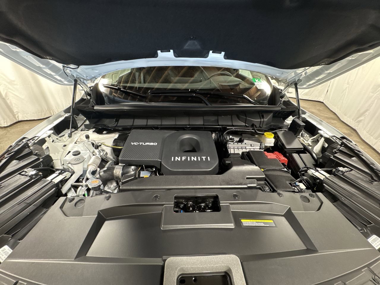 Certified 2025 INFINITI QX60 Luxe w/ Vision Package image 33