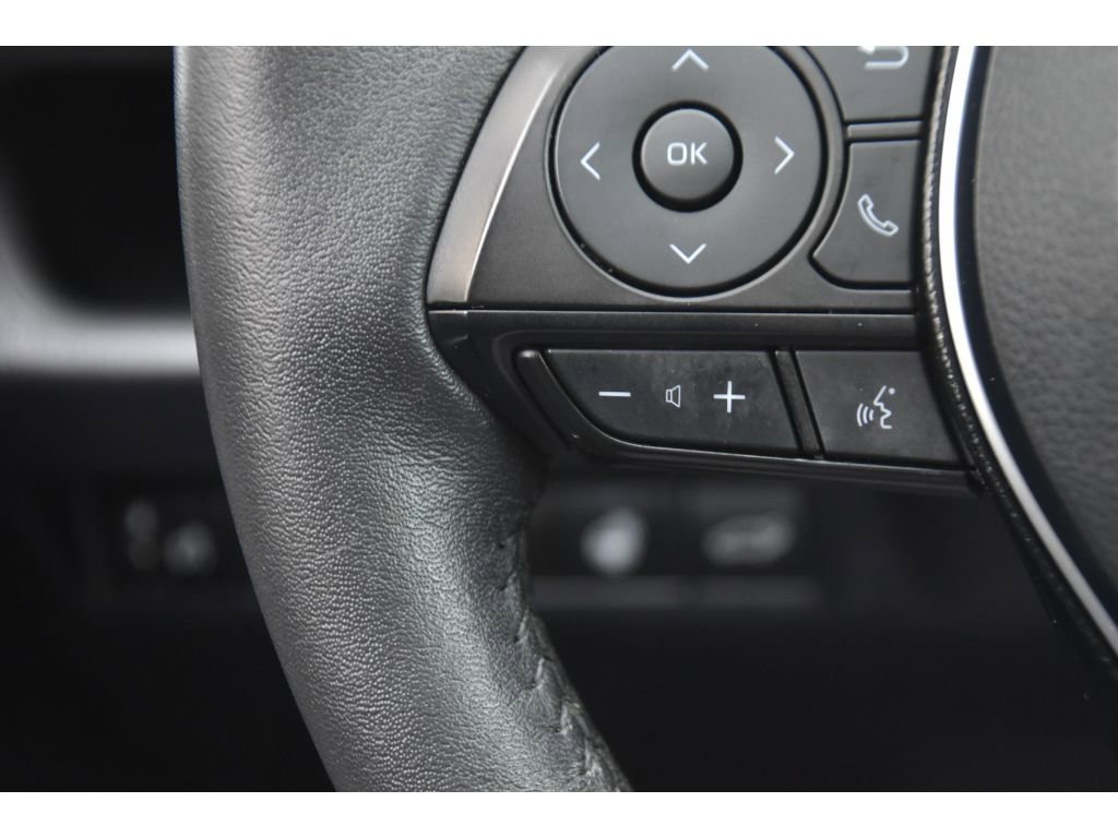 Used 2021 Toyota RAV4 XLE image 33