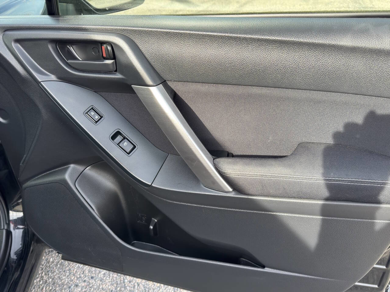 Used 2015 Subaru Forester 2.5i Premium w/ All-Weather Package image 15