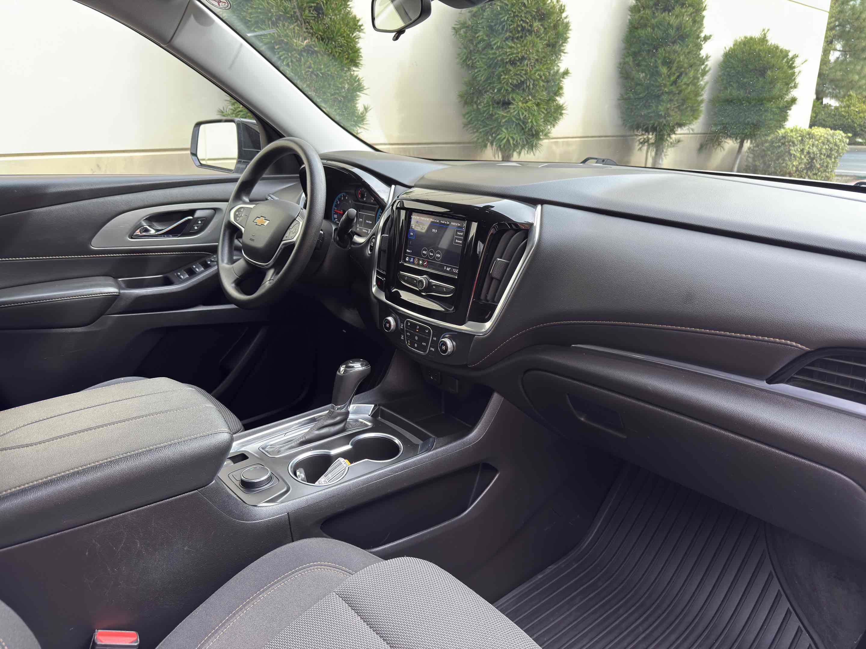 Used 2020 Chevrolet Traverse LS image 53