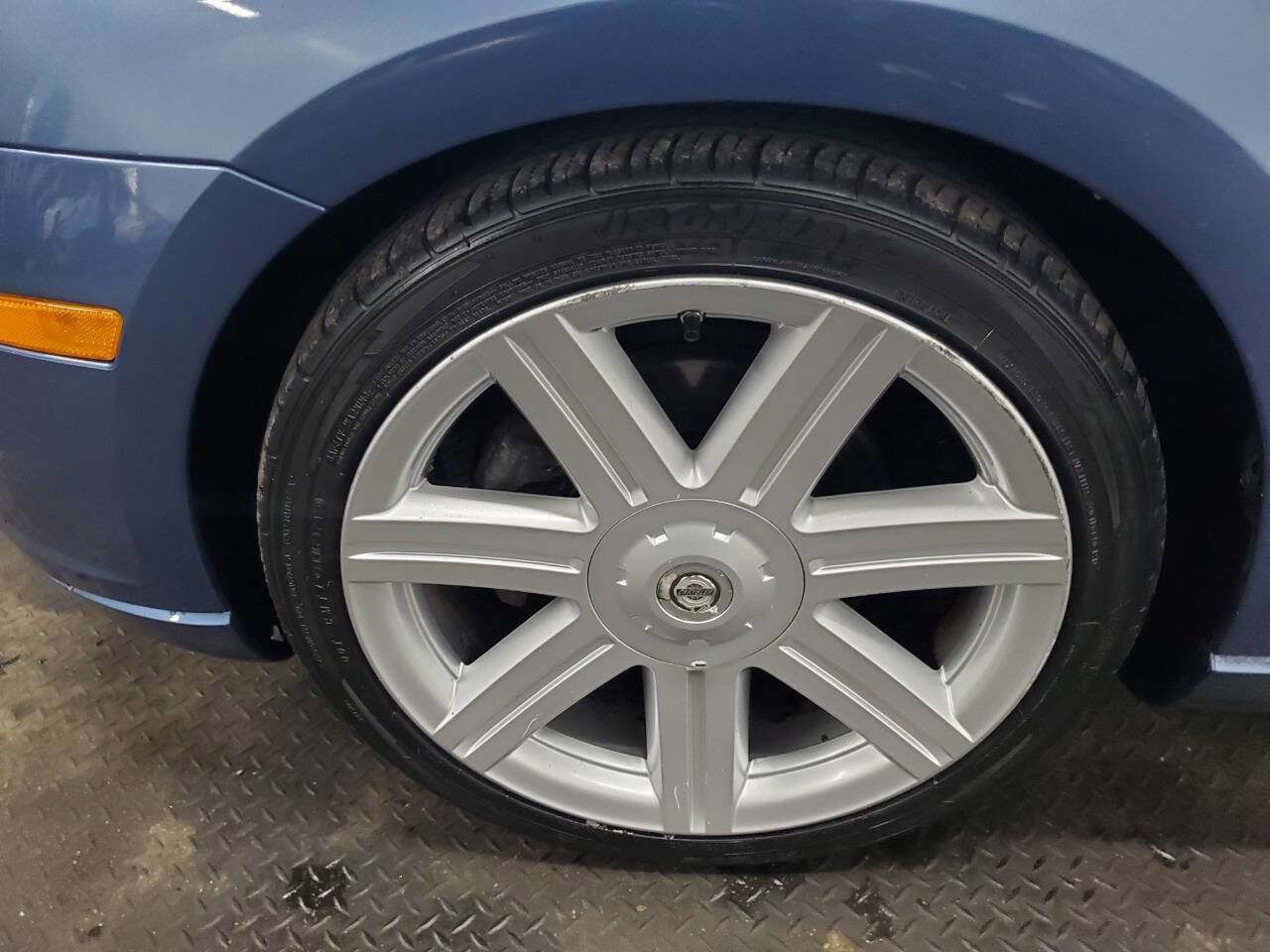 Used 2005 Chrysler Crossfire Limited image 16