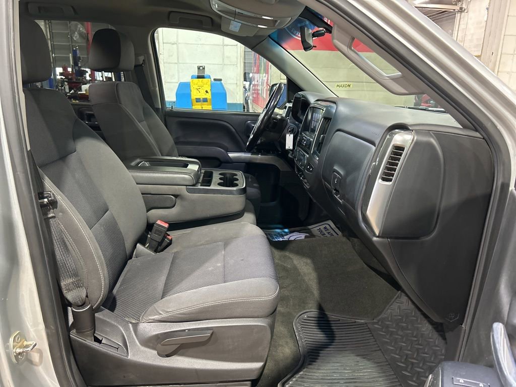 Used 2018 Chevrolet Silverado 1500 LT w/ All Star Edition image 31