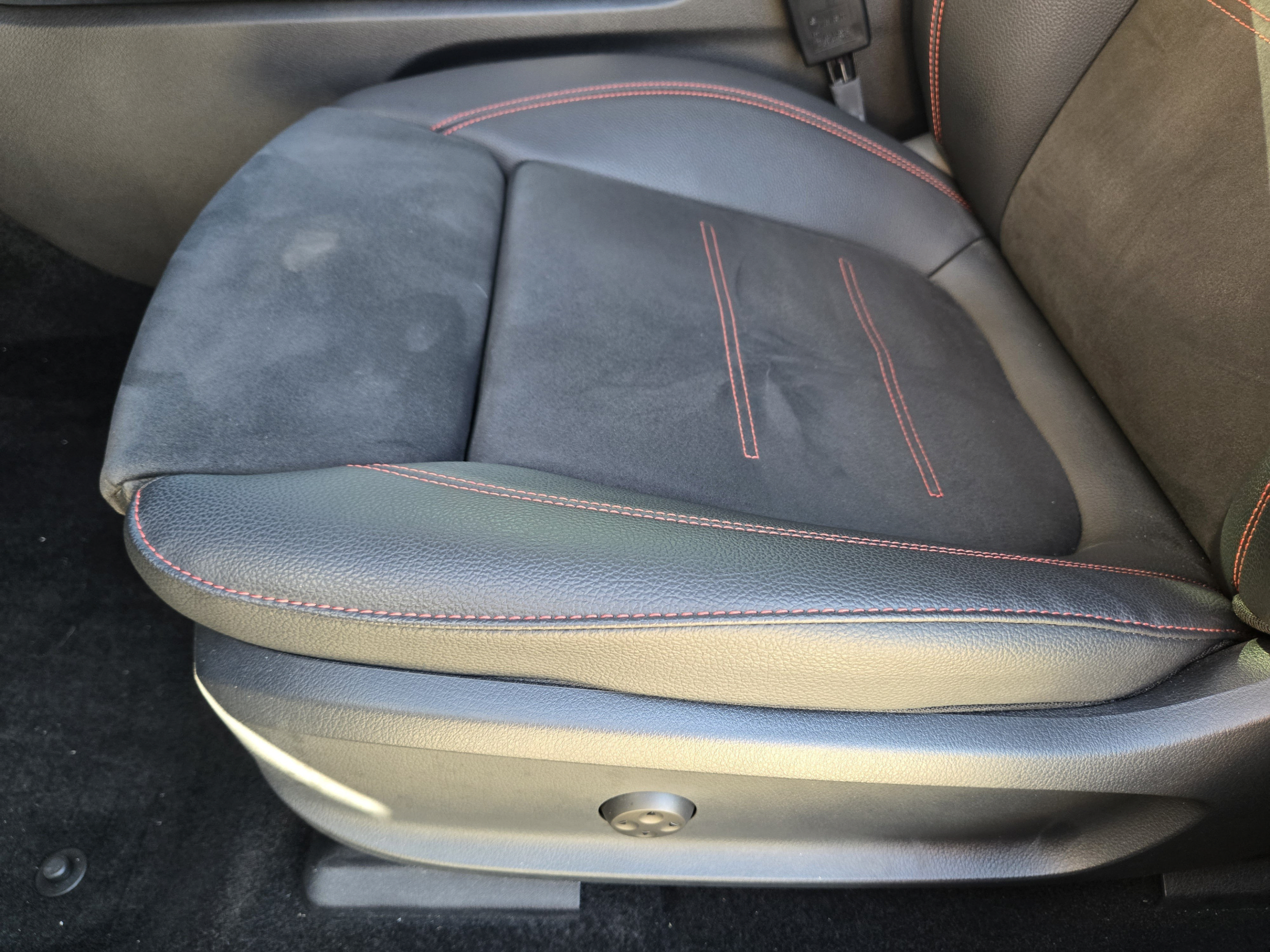 Certified 2023 Mercedes-Benz EQB 300 4MATIC image 21