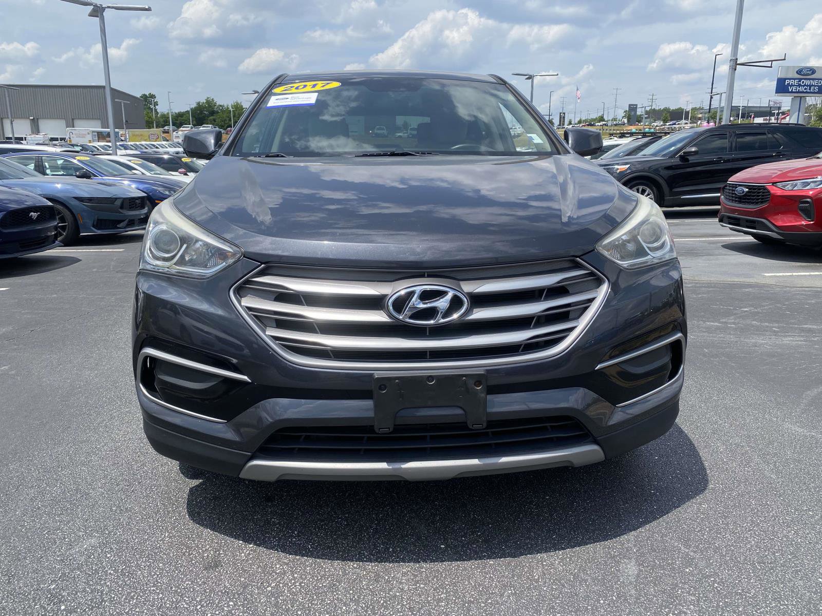 Used 2017 Hyundai Santa Fe Sport FWD image 2
