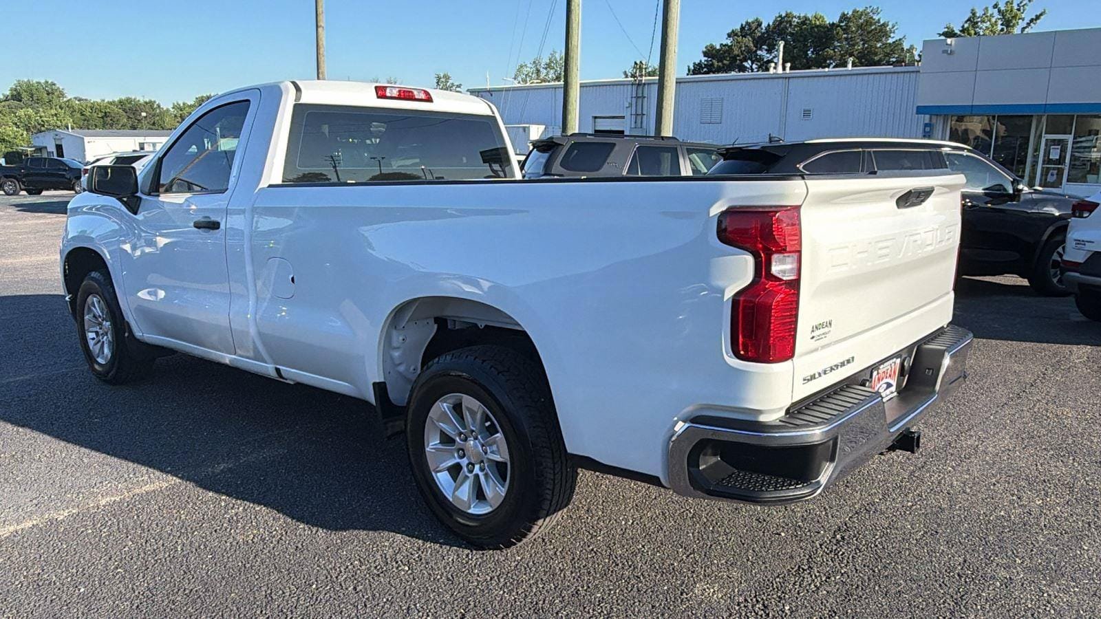 Used 2022 Chevrolet Silverado 1500 W/T RWD image 10