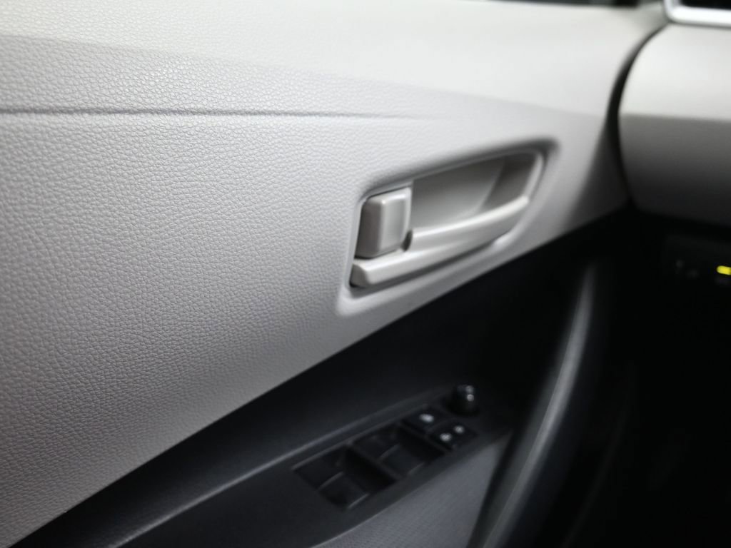 Used 2022 Toyota Corolla LE image 10