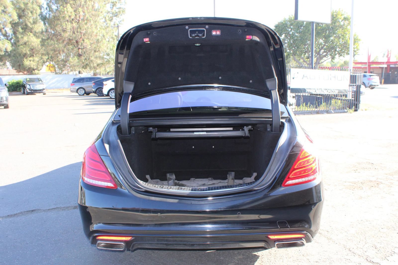 Used 2015 Mercedes-Benz S 550 Sedan image 37