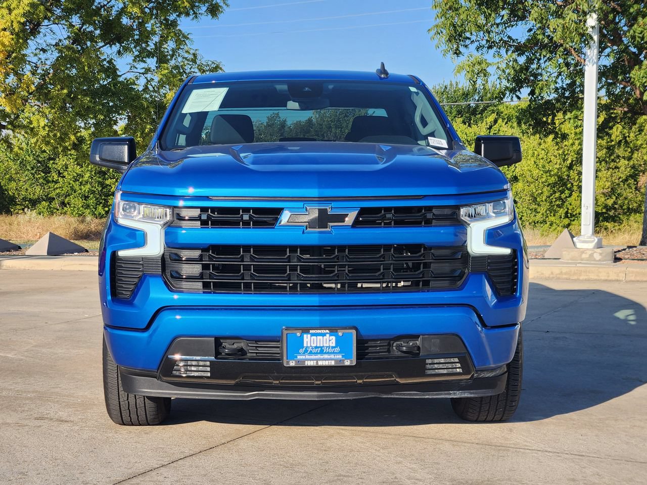 Used 2023 Chevrolet Silverado 1500 RST AWD/4WD image 2
