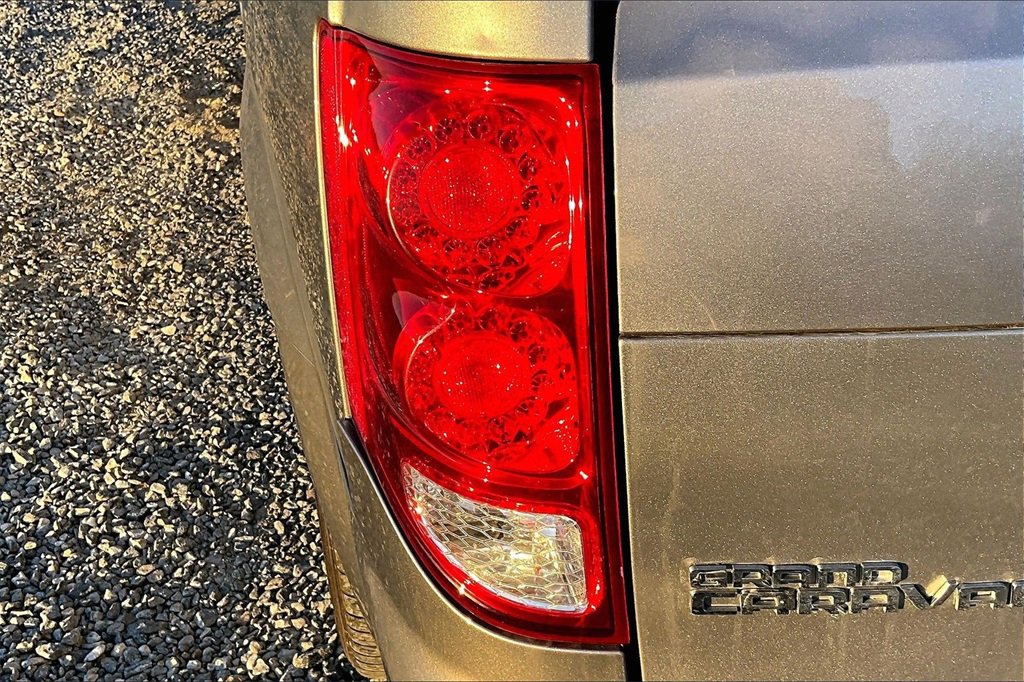 Used 2019 Dodge Grand Caravan SE image 29