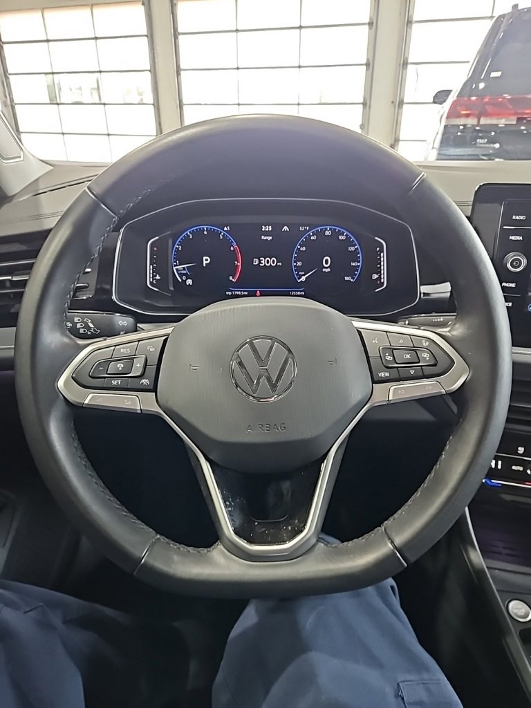 Used 2025 Volkswagen Jetta SEL image 35