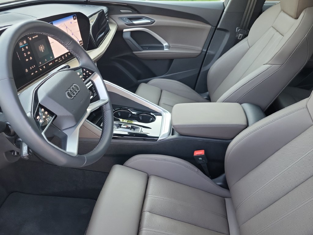 Used 2025 Audi Q5 Premium Plus w/ Premium Plus AWD/4WD image 7