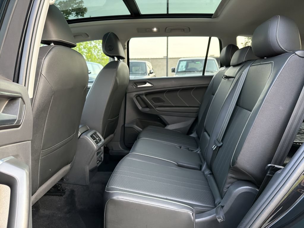 Used 2023 Volkswagen Tiguan SE w/ Panoramic Sunroof Package FWD image 13