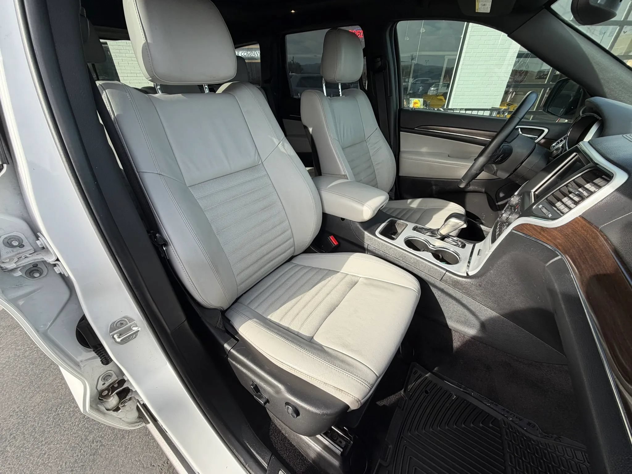 Used 2018 Jeep Grand Cherokee Limited RWD image 12