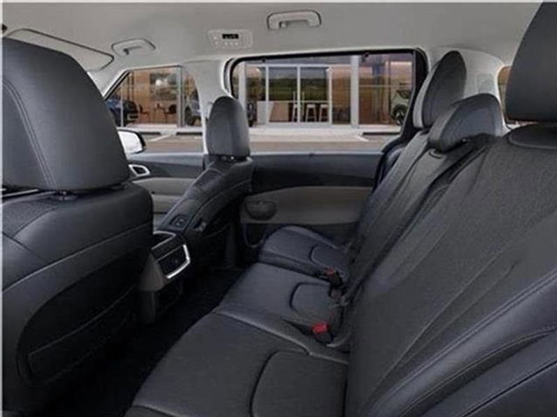 New 2026 Kia Carnival EX image 99