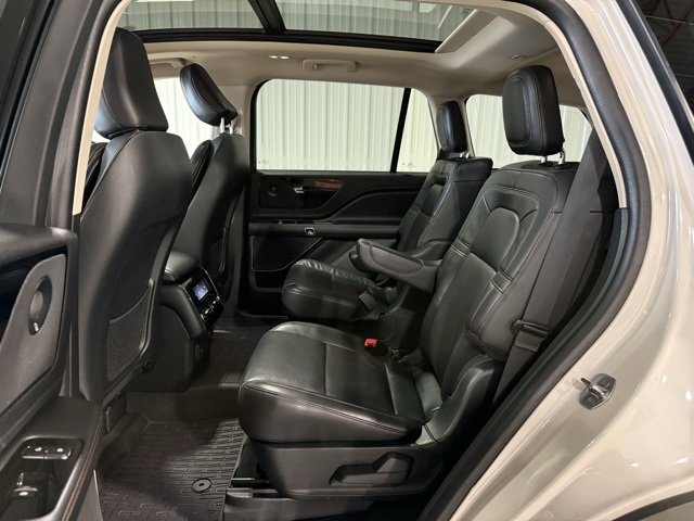 Used 2023 Lincoln Aviator Reserve image 30