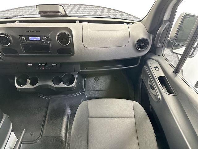 Used 2025 Mercedes-Benz Sprinter 2500 image 21