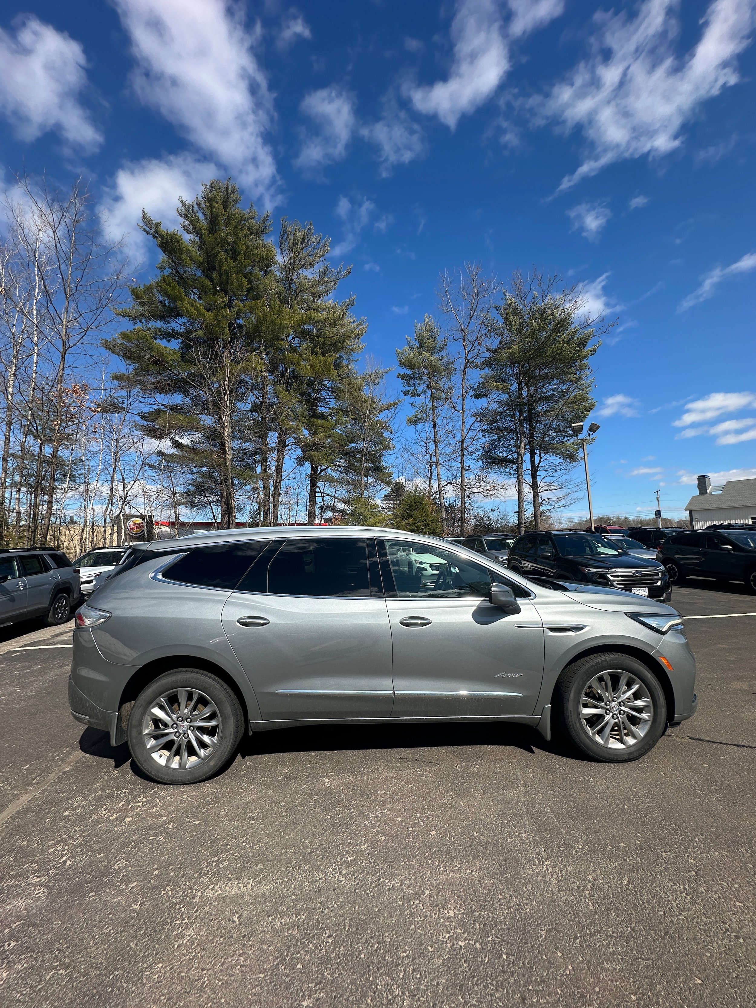 Used 2023 Buick Enclave Avenir w/ Avenir Technology Package AWD/4WD image 4