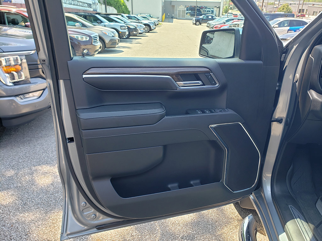Used 2024 Chevrolet Silverado 1500 LT w/ Protection Package RWD image 10