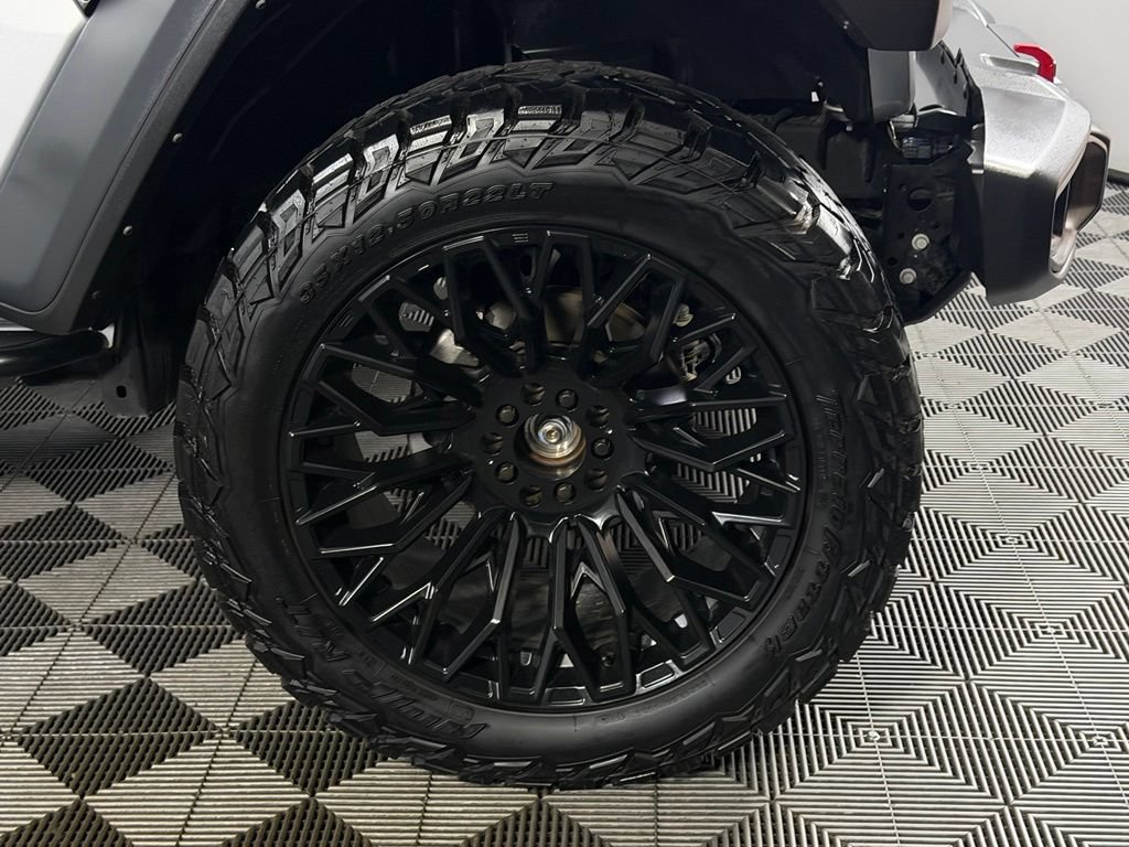 Used 2023 Jeep Gladiator Rubicon AWD/4WD image 6