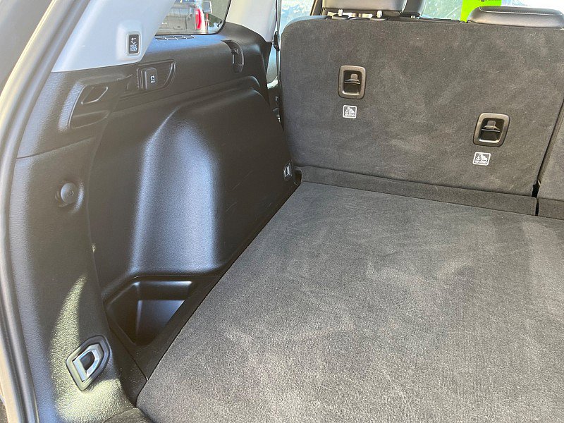 Used 2023 Jeep Grand Cherokee Limited w/ Luxury Tech Group II image 19