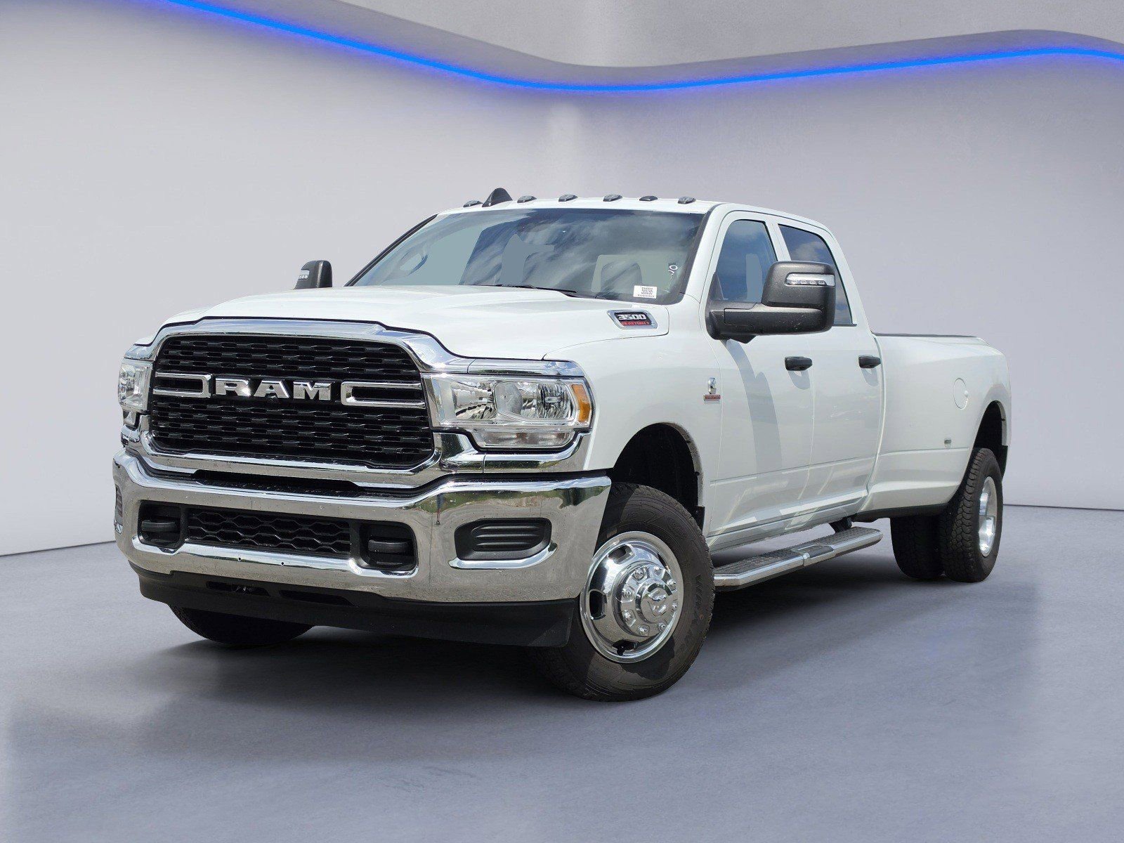 Used 2024 RAM 3500 Tradesman w/ Towing Technology Group AWD/4WD image 2