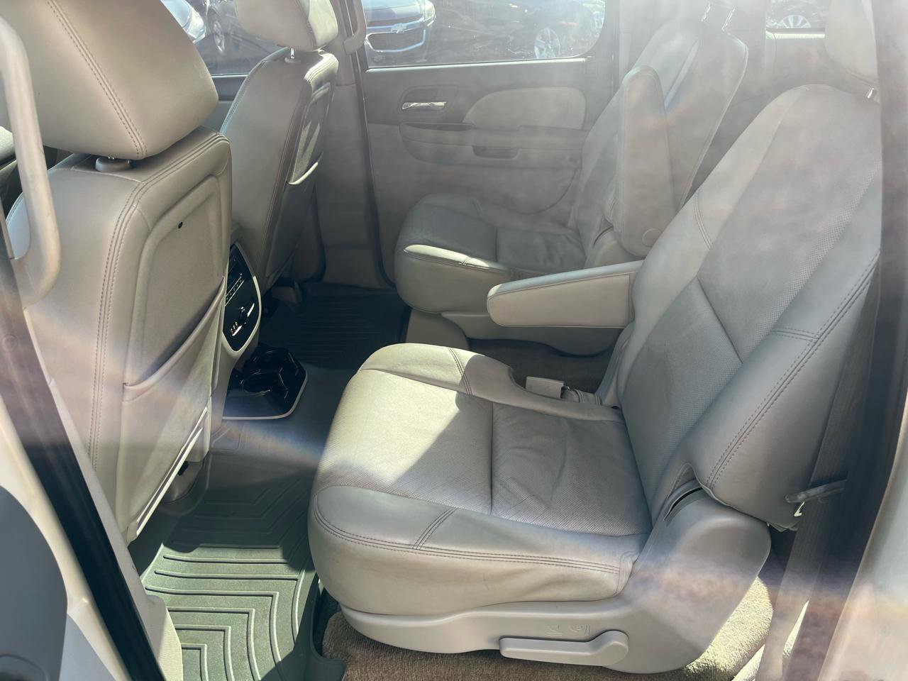 Used 2010 Chevrolet Suburban LTZ AWD/4WD image 21