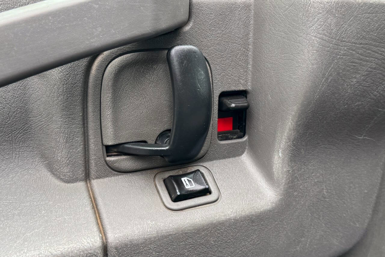 Used 2016 Chevrolet Express 2500 2500 3dr Cargo Van image 23