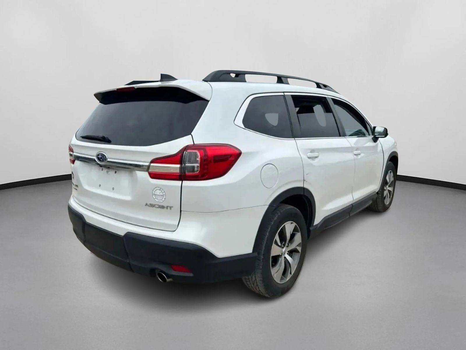Used 2021 Subaru Ascent Premium image 2