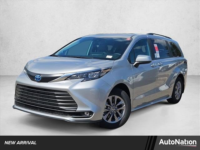 New 2025 Toyota Sienna XLE