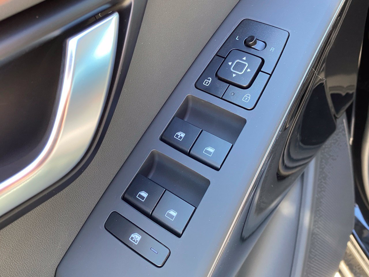 New 2026 Kia Niro EX FWD image 11