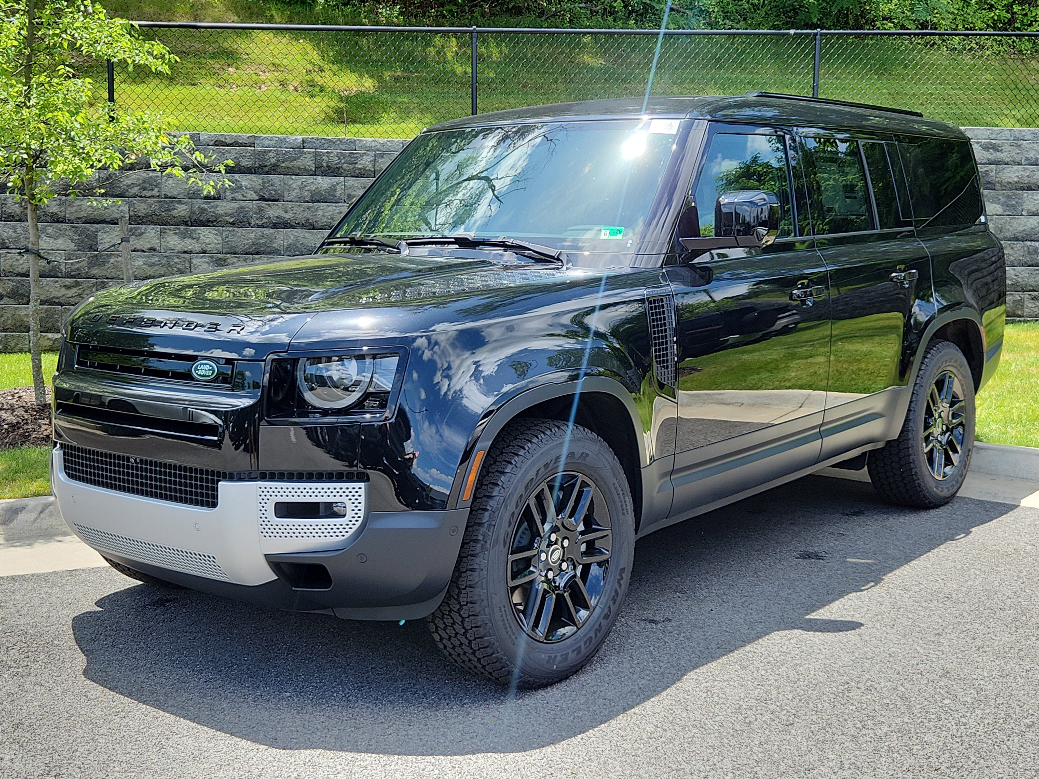 Used 2025 Land Rover Defender 130 S image 1