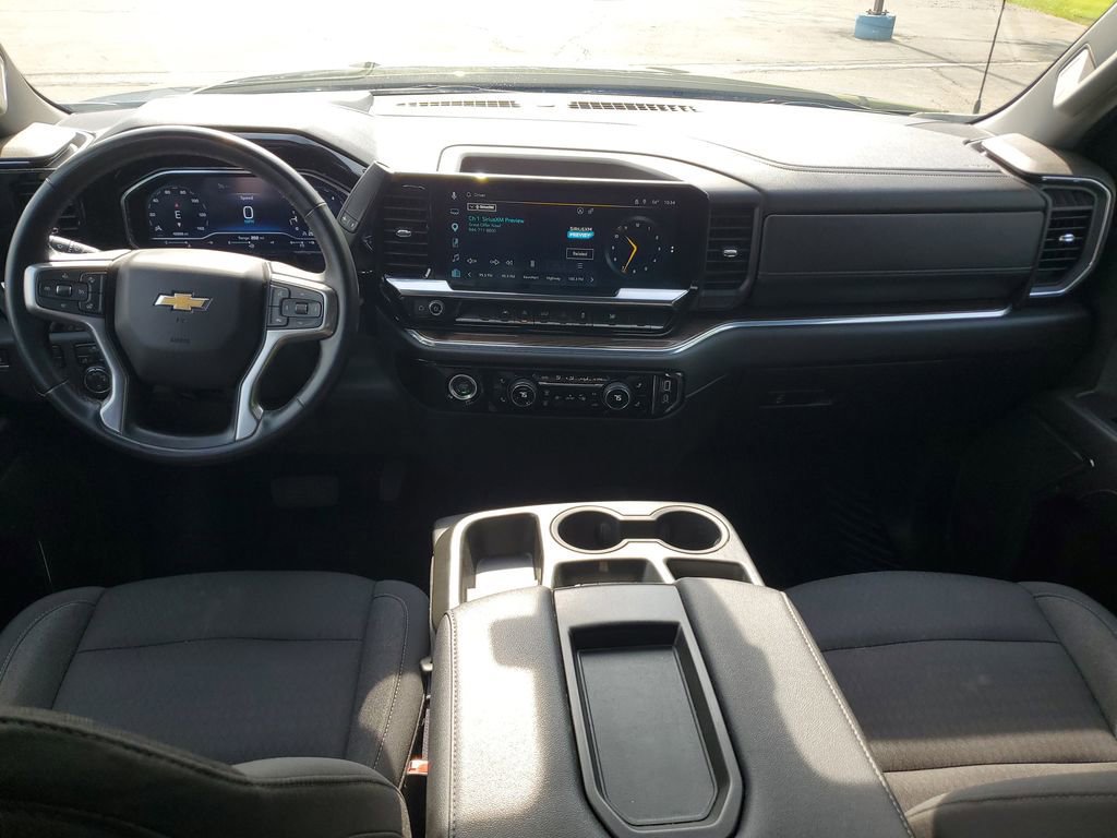 Used 2024 Chevrolet Silverado 1500 LT AWD/4WD image 9