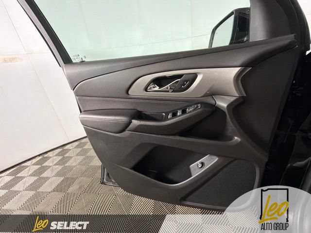 Used 2023 Chevrolet Traverse LT FWD image 22