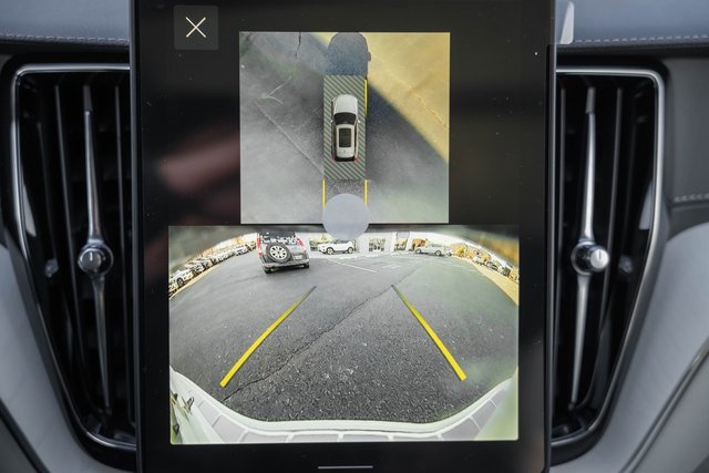 New 2026 Volvo XC60 B5 Ultra w/ Protection Package Premier image 40