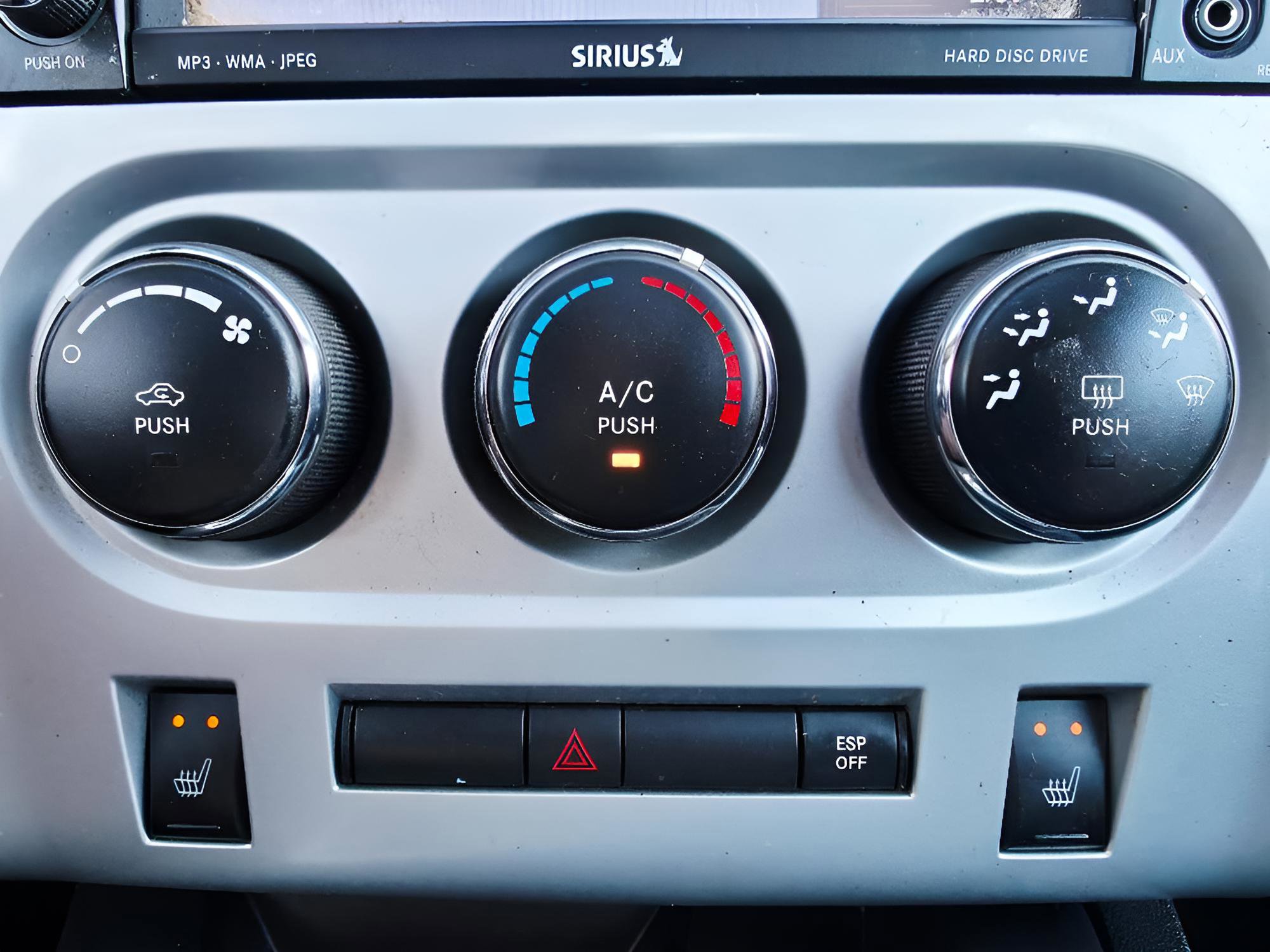 Used 2009 Dodge Challenger SE image 26