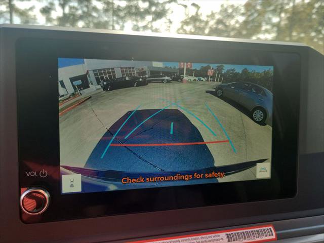 Certified 2025 Toyota Tacoma SR5 image 19