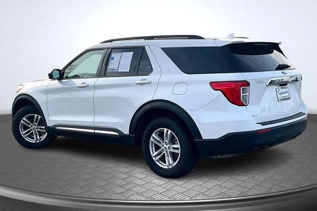 Used 2023 Ford Explorer XLT AWD/4WD image 4