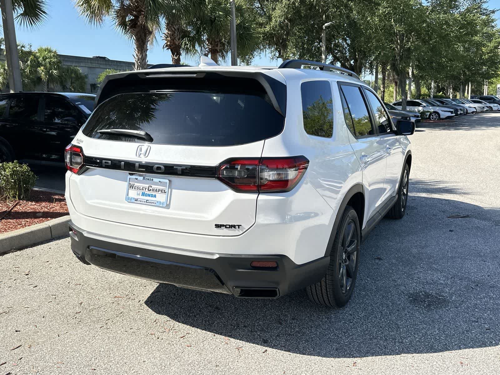 New 2026 Honda Pilot Sport image 6