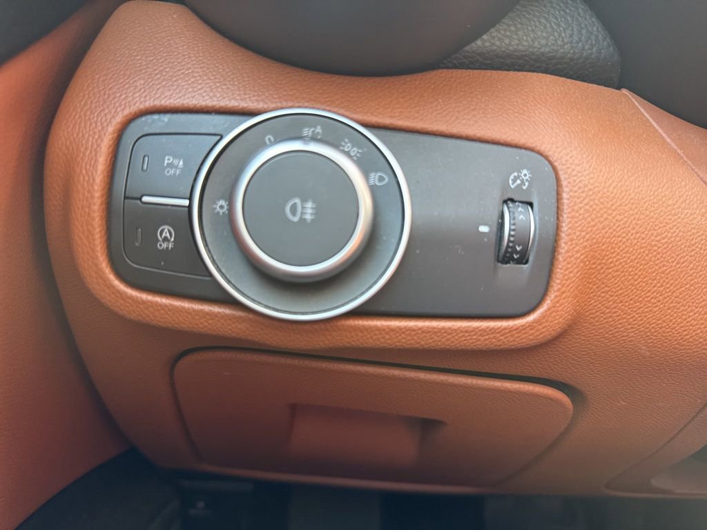 Used 2018 Alfa Romeo Giulia AWD image 34