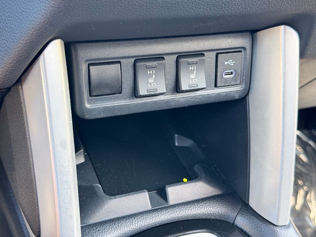 Certified 2025 Toyota Corolla Cross XLE FWD image 32