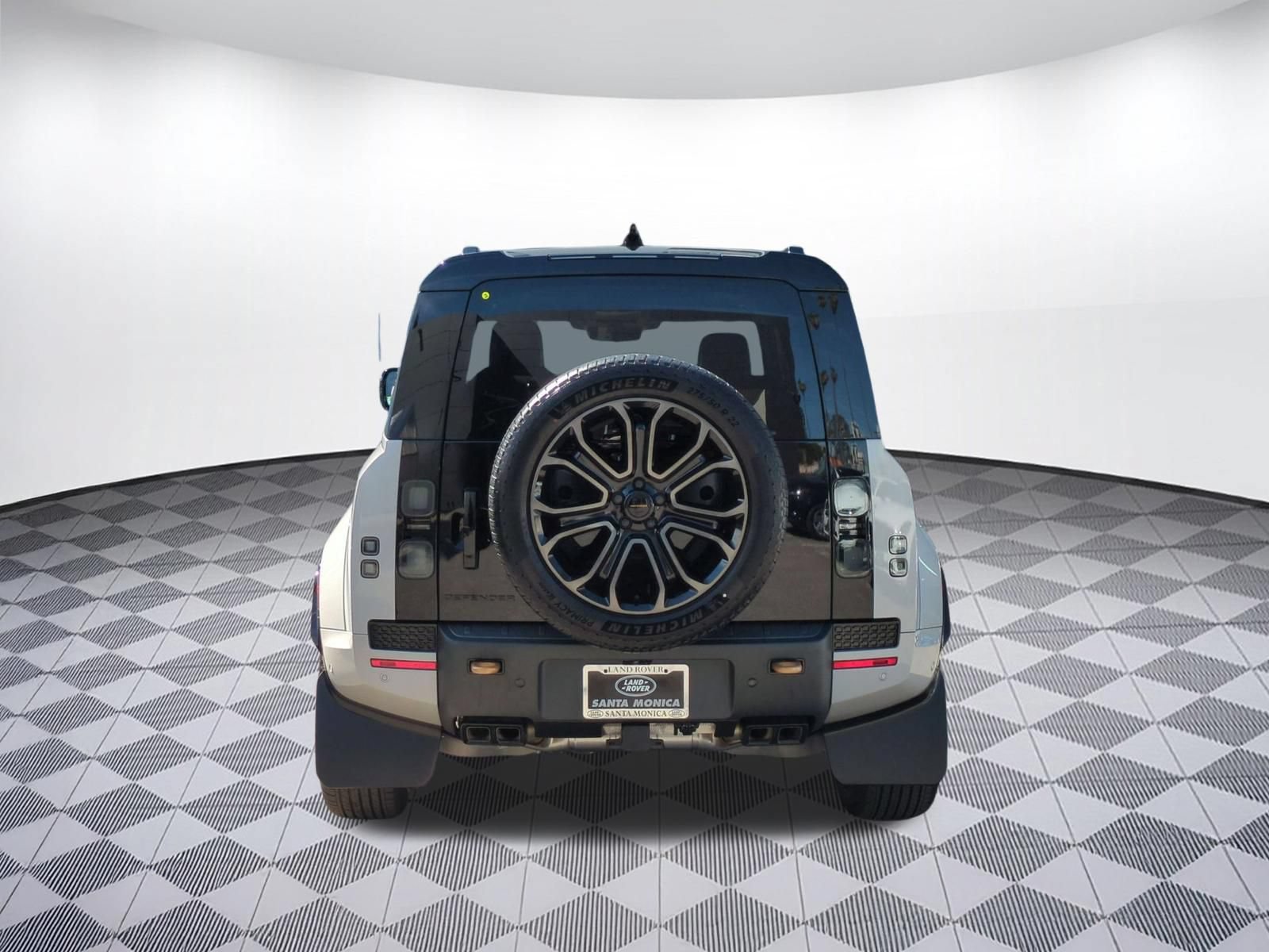New 2026 Land Rover Defender 110 OCTA AWD/4WD image 4