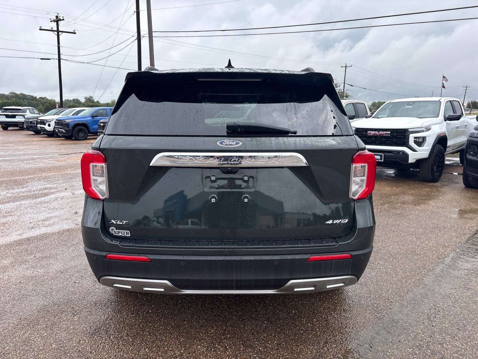 Used 2023 Ford Explorer XLT w/ Equipment Group 202A AWD/4WD image 5