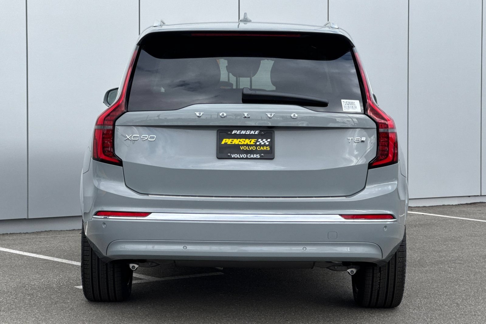 New 2026 Volvo XC90 T8 Plus w/ Protection Package AWD/4WD image 4