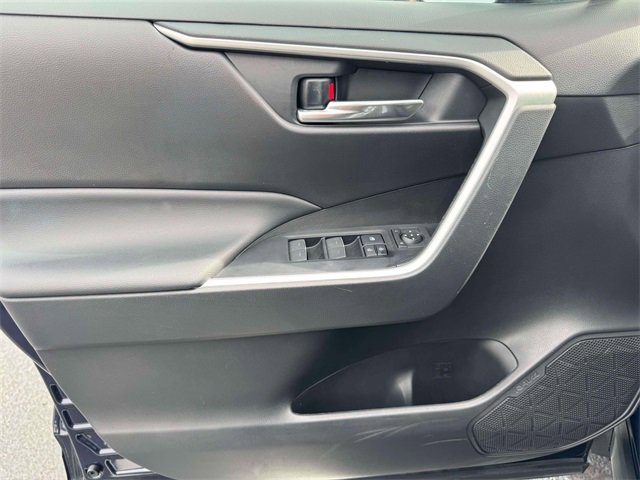 Used 2022 Toyota RAV4 XLE image 17