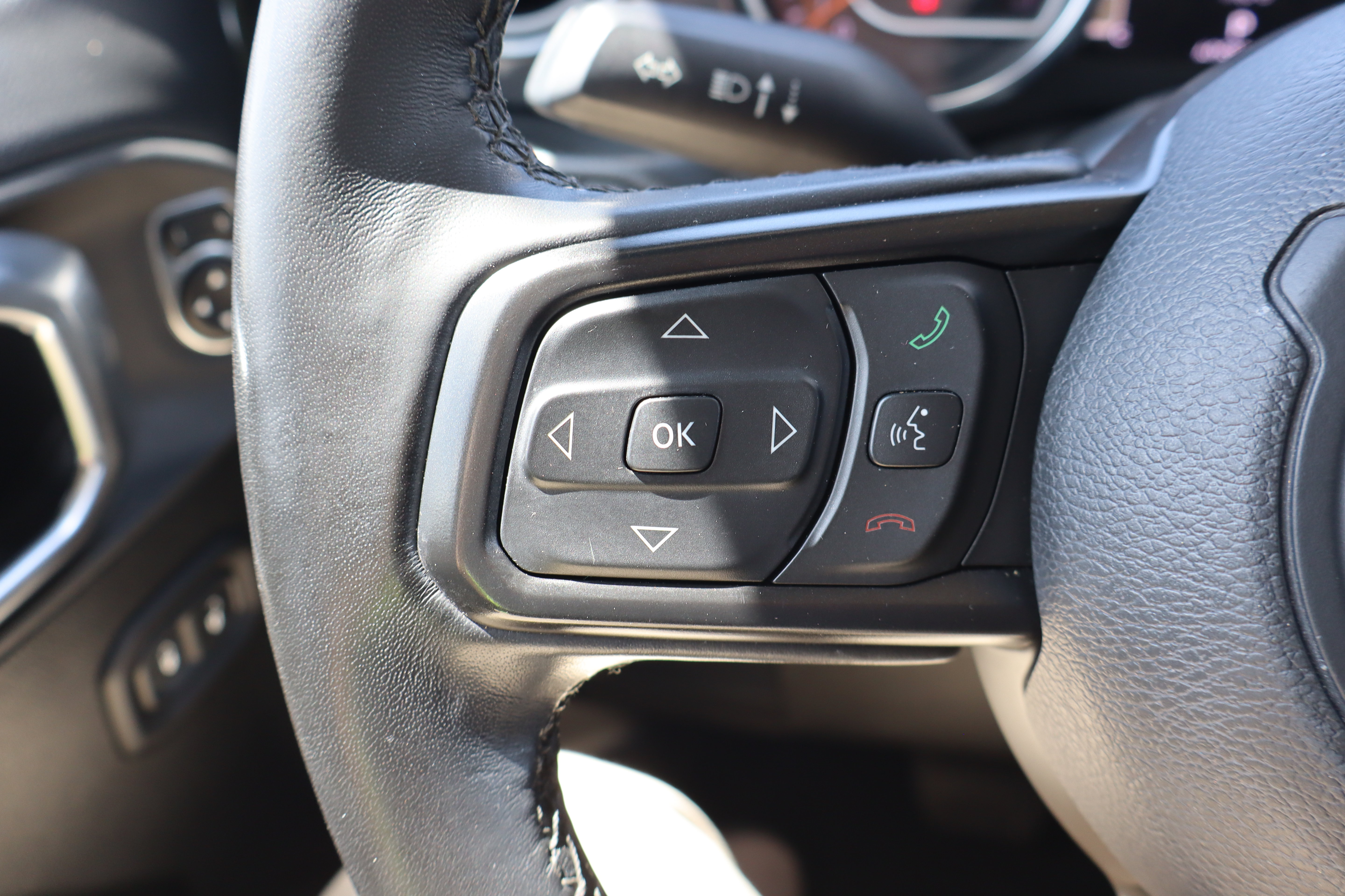 Used 2022 Jeep Gladiator Sport AWD/4WD image 15