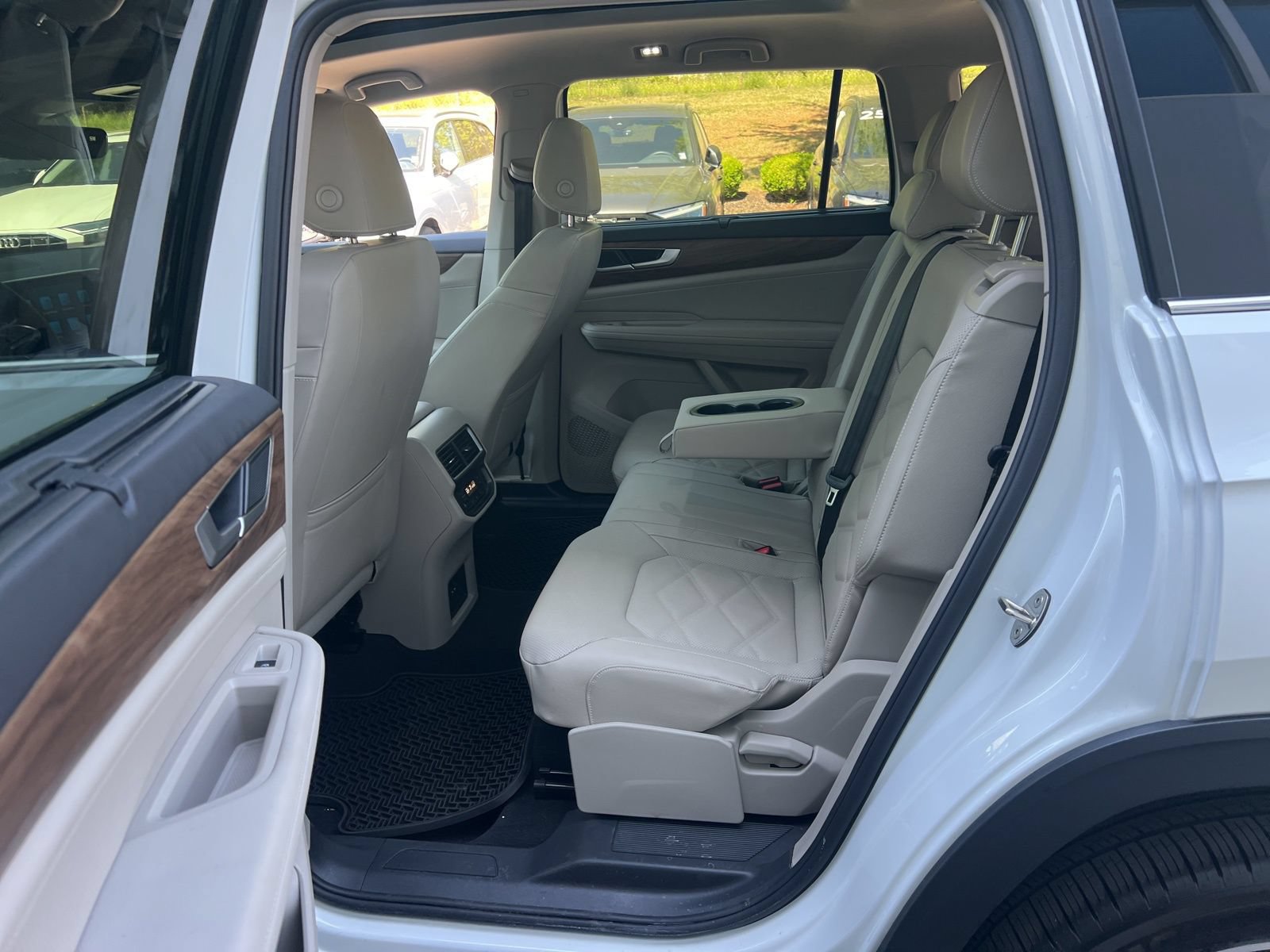 Certified 2026 Volkswagen Atlas SE w/ Panoramic Sunroof Package FWD image 33