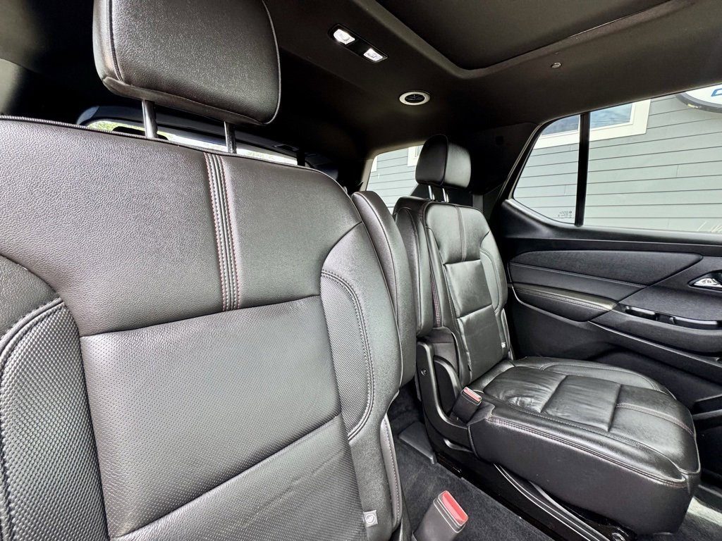 Used 2023 Chevrolet Traverse RS image 19