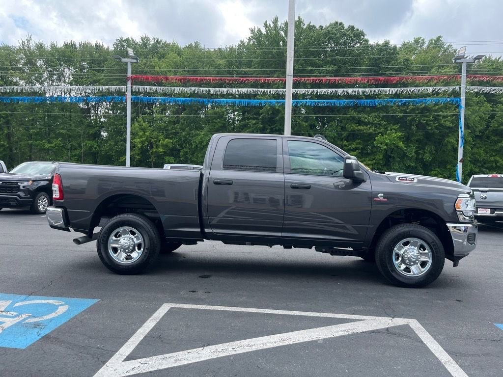 Used 2024 RAM 2500 Tradesman w/ Chrome Appearance Group image 5